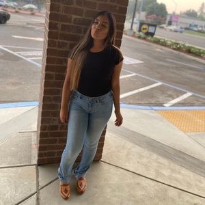 Meet your Posher, Victoria